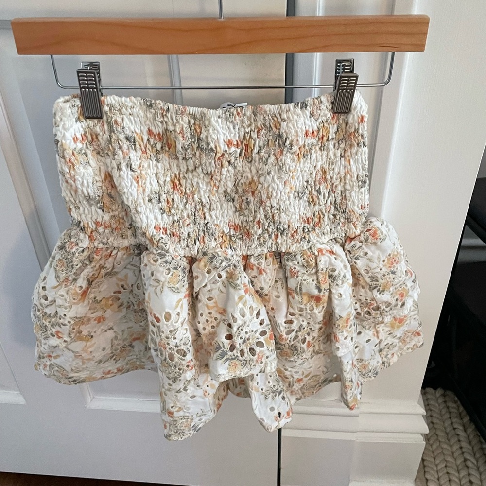 Super cute skirt - barely worn